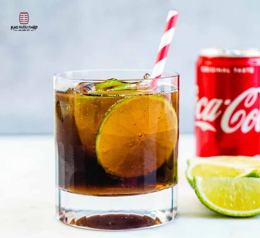 Pha chế cocktail Whisky Với Coca