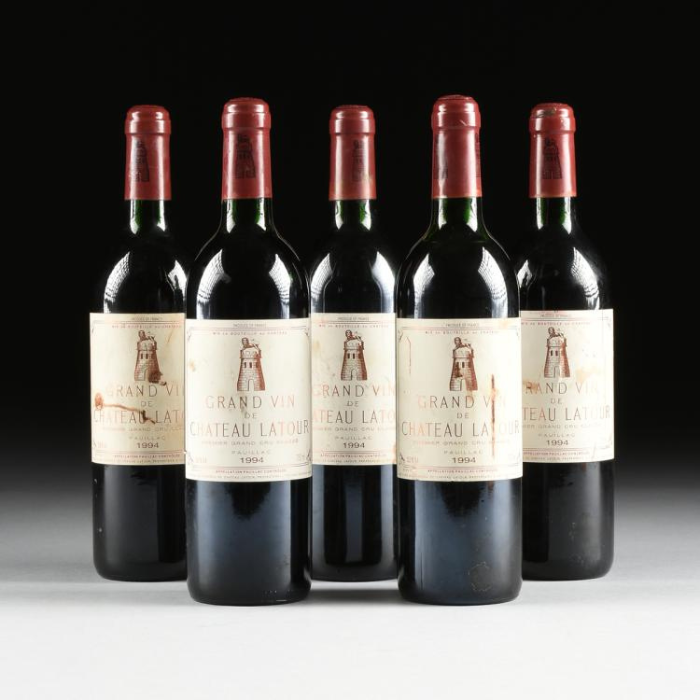 Rượu vang đỏ Chateau Latour mang hương vị đẳng cấp của trái cây và gia vị, gỗ sồi hảo hạng