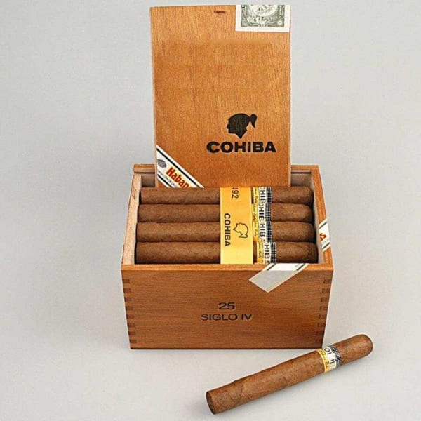 Cigar Cohiba Siglo IV