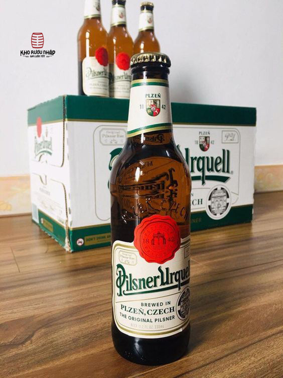 Cách thưởng thức bia Pilsner Urquell 4,4% Tiệp – 24 chai 330ml
