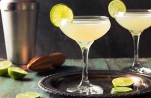 pha chế cocktail Daiquiri từ rượu rum